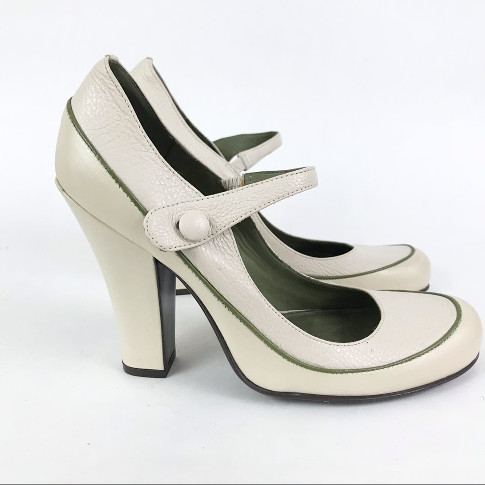 Vince Camuto 38 8 vintage Mary Jane Heels Cream